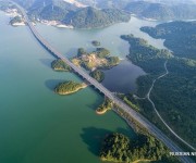 Автомагистраль над водой в провинции Цзянси
