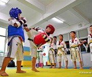 Летние спортивные занятия у ребятишек в провинции Хэбэй