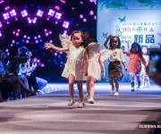 Презентация моделей Чжилийского дизайнерского центра детской одежды 2019 года