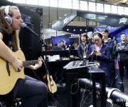 В Шанхае открылась международная выставка музыкальных инструментов