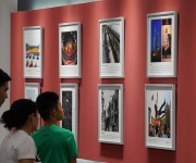В пекинском автомобильном музее проходит выставка, посвященная 40 летнему юбилею проведения политики реформ и открытости
